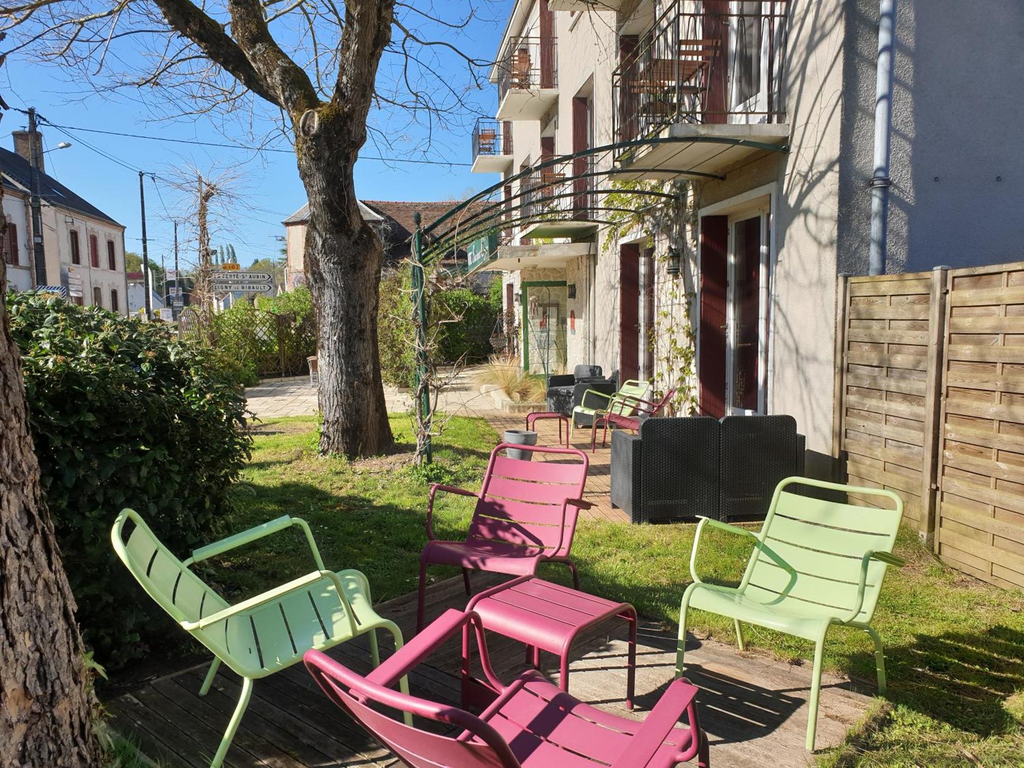 Logis Hotel Saint Cyr La Ferté-Saint-Cyr Exterior foto